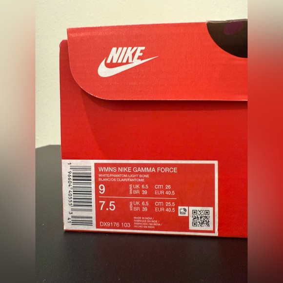 Nike Gamma Force Sneaker in White & Phantom - Picture 9 of 12